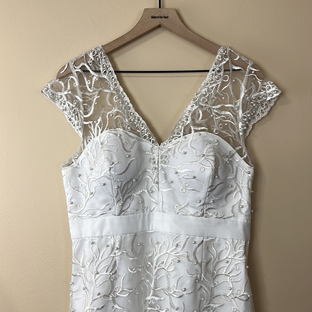 NWOT wedding dress - Picture 4 of 13